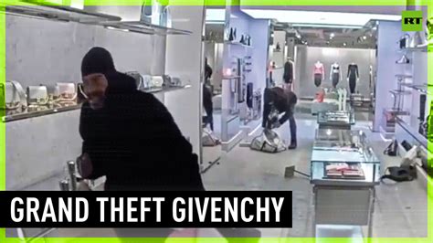 Thieves steal K in items from Givenchy store amid uptick in 